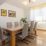 Daire 4 Bedroom Amazing In