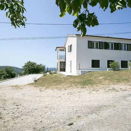 Apartment 4 Bedroom Amazing In