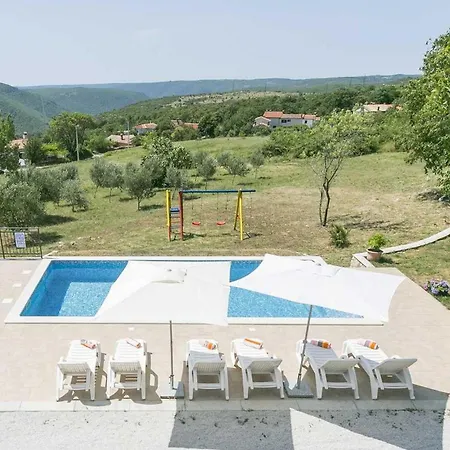 Apartment 4 Bedroom Amazing In