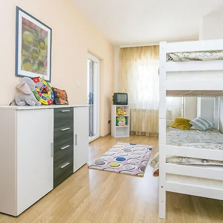 Apartment 4 Bedroom Amazing In *