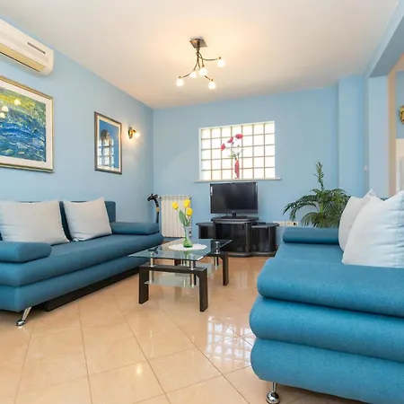 4 Bedroom Amazing In Labin (Istria)