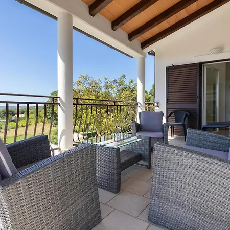 Daire 4 Bedroom Amazing In