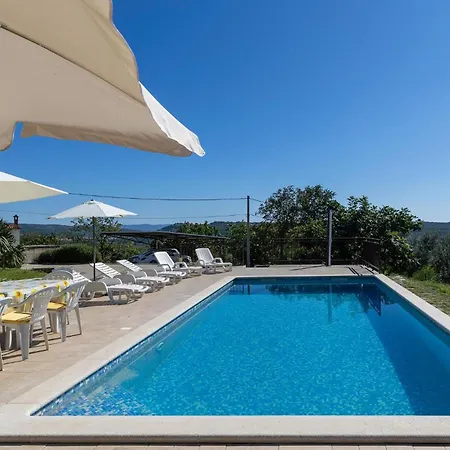 4 Bedroom Amazing In Labin (Istria)