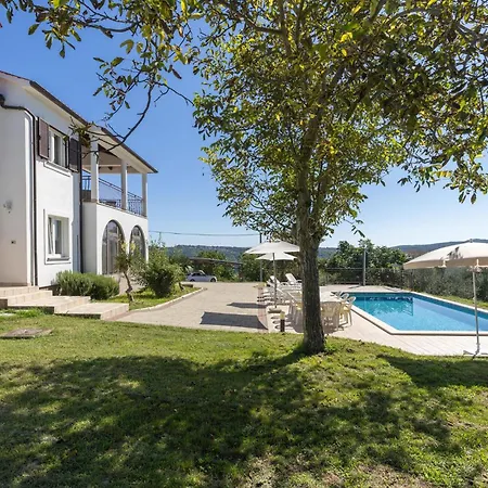 Daire 4 Bedroom Amazing In *