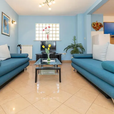 4 Bedroom Amazing In Apartman Labin (Istria)
