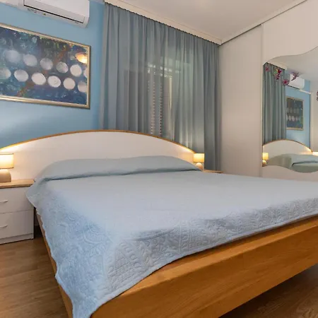 Apartman 4 Bedroom Amazing In