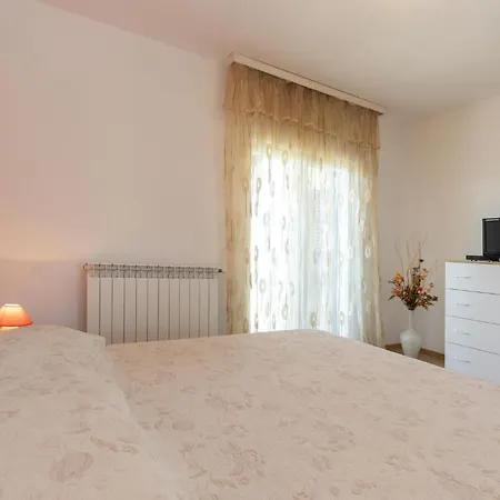 4 Bedroom Amazing In Apartman Labin (Istria)