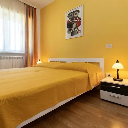 Apartman 4 Bedroom Amazing In *
